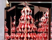 A vitrine natalina criativa de Christian Louboutin