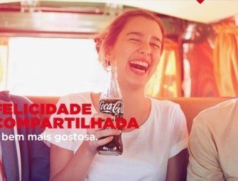 Presenteie seus amigos com uma Coca-Cola através do Twitter
