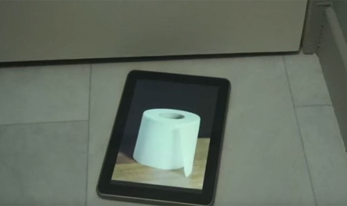 Comercial mostra que o Tablet nunca substituirá (completamente) o papel