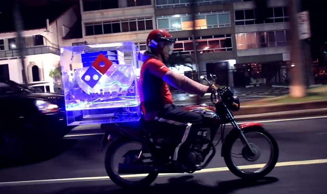 O delivery da Domino's que não deixa sua pizza ser amassada