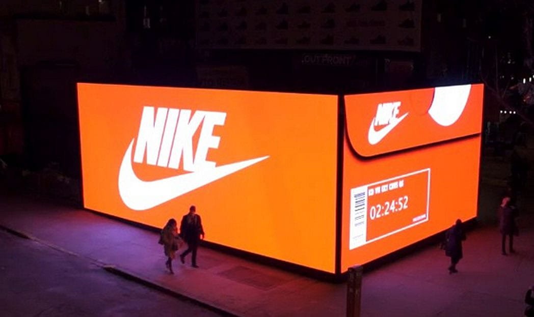 Nike e sua pop-up store interativa em forma de caixa de tênis