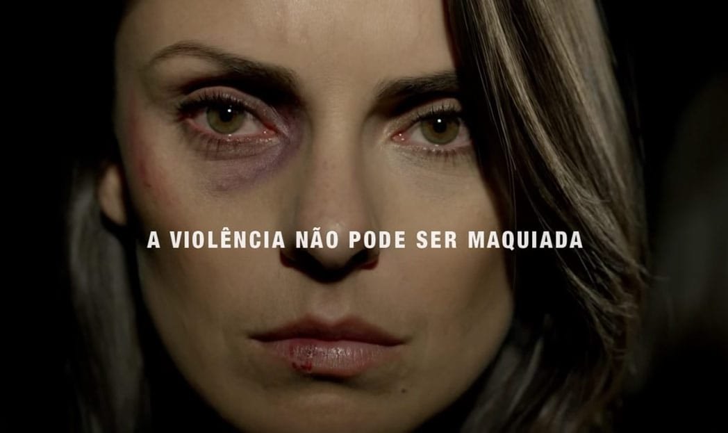Avon cria "maquiagem invisível" para alertar sobre agressões contra as mulheres 4 violencia-maquiada