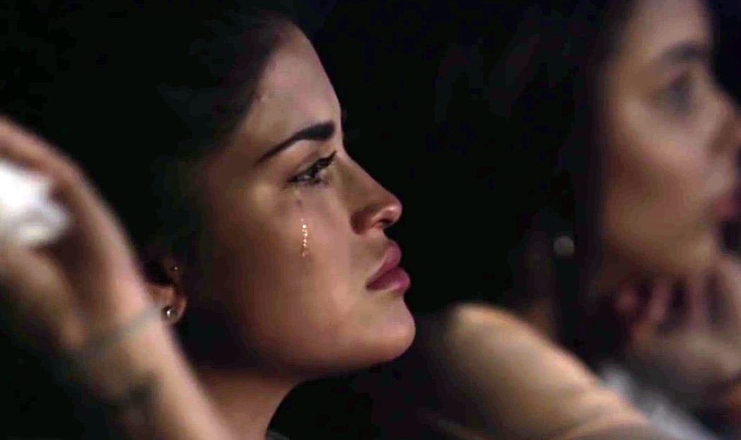 L´Oréal faz 100 mulheres chorarem num cinema em ação para rímel a prova d'agua