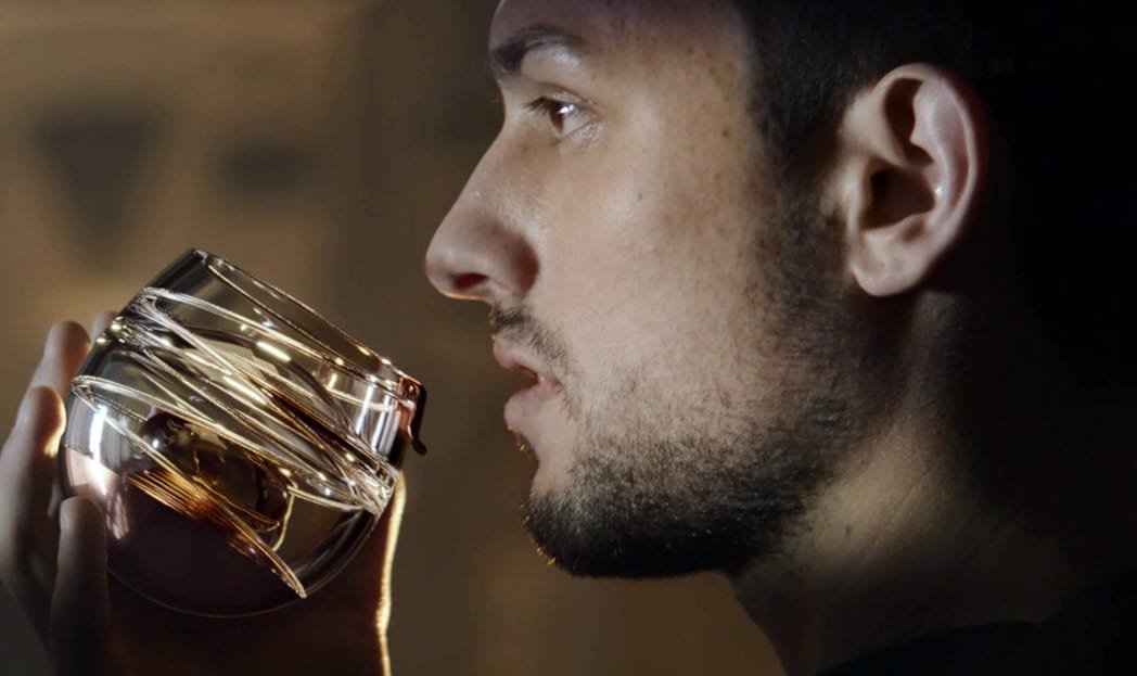 Ballantine’s cria primeiro copo para beber whisky no espaço