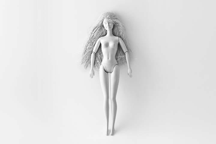 Você saberia adivinhar quais produtos em branco pertence a qual marca? 4 barbie