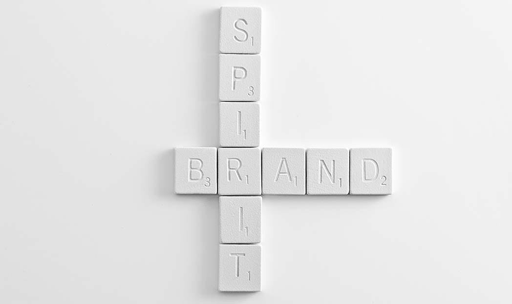 Вещий белый. Varmili белая. Эндрю Миллер brand Spirit. A-brands Spirits. 100 Оттенков белого.