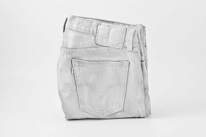Você saberia adivinhar quais produtos em branco pertence a qual marca? 3 levis
