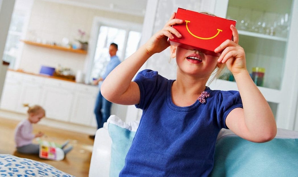 McDonald's lança embalagem de McLanche Feliz que vira um óculos de realidade virtual
