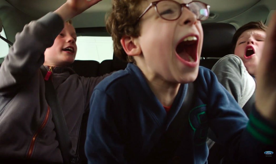 Ford cria tecnologia que silencia crianças barulhentas e até a 'sogra'