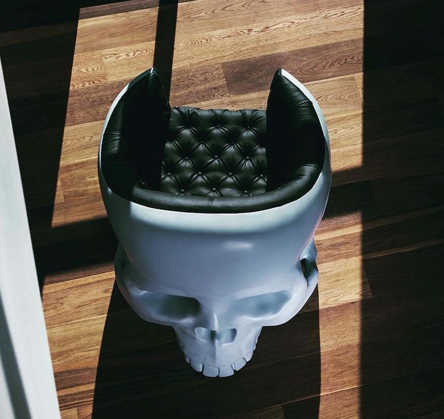 Essa poltrona vai despertar o vilão que existe em você 3 skull armchair (2)