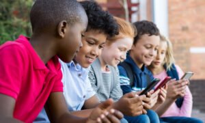 Melhores aplicativos para monitorar o telefone infantil para os pais em 2024